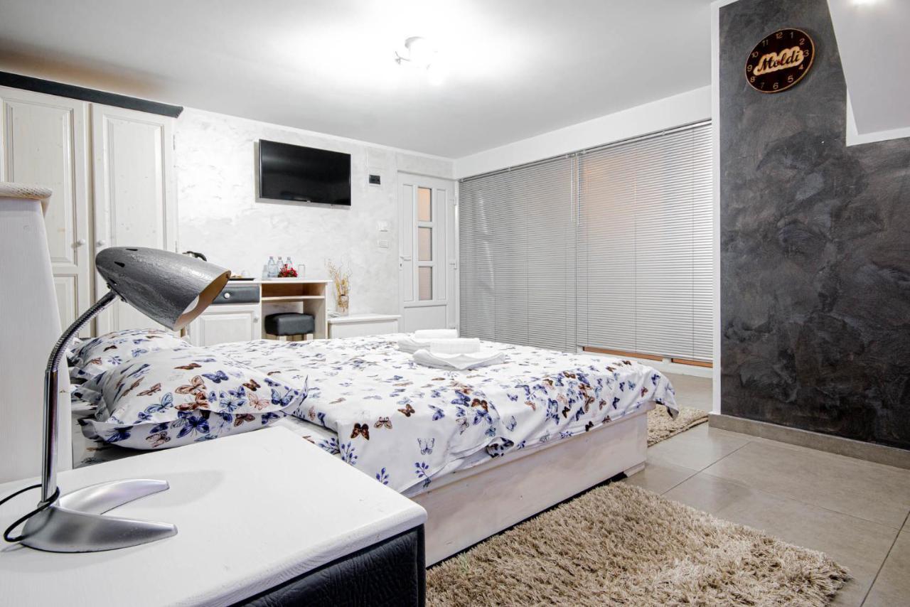 Cazare Moldi - Regim Hotelier Campulung Moldovenesc Bagian luar foto